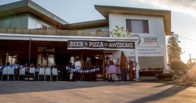 Outdoor Pergola/Beergarden