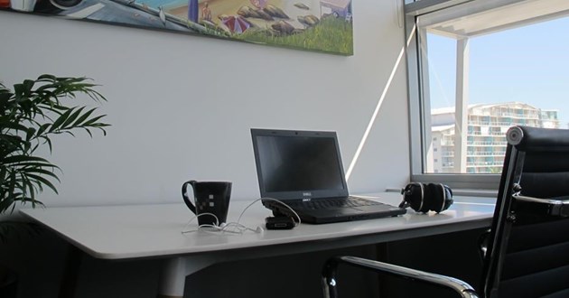 A Large Spacious Hot Desk - Working Space