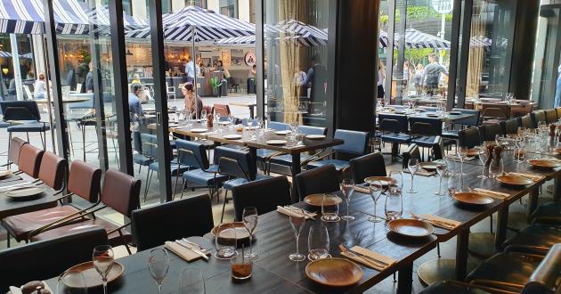 Bar & Dining room