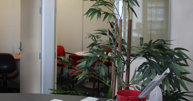 5 Person Meeting Room