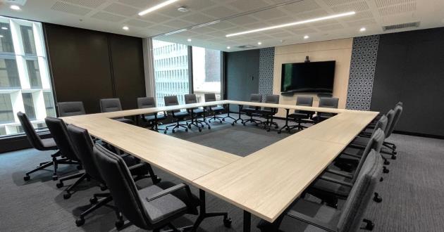 Meeting Room in Sydney CBD (Up to 20 person with square desk