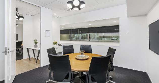 Hosier | 6 Person Meeting Room