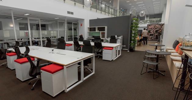 Professional Permanent Desk in Melbourne CBD