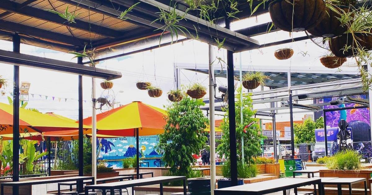 Whole Beer Garden at To Thornbury Venue Hire at VenueNow