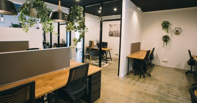 Permanent Desk near Broadbeach