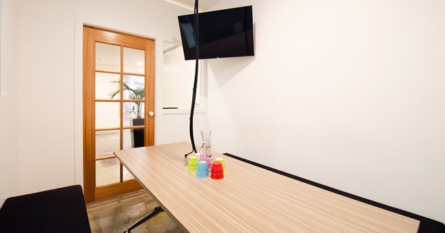 6 Person Meeting Room (The Nook)