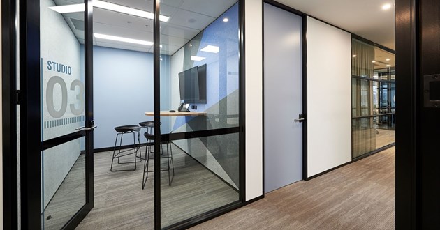3 Pax Meeting Room - High Table