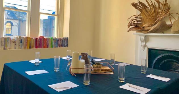 Cosy and Bright Meeting Room