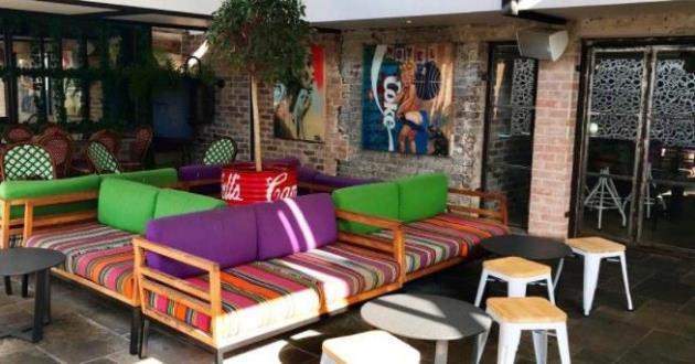 The Howards Bar