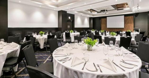 Gold & Silver Room