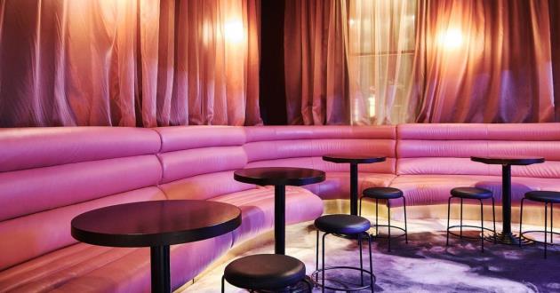 Doulton Lounge