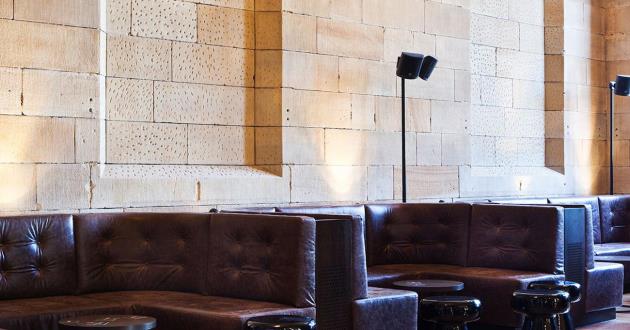 Bar 100 Booths