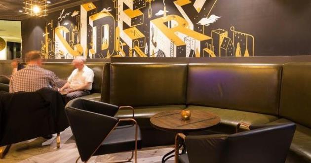 Contemporary Urban Bar - Booth